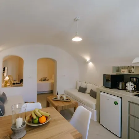 Kasteli Santorini Artemis Apartment Pýrgos